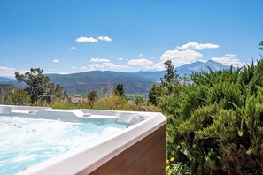 Hot tub with views of Mount Sopris