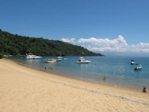 Praia Vermelha - 10min de barco da nossa casa ou 50 min andando. Que praia!!