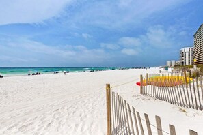 Gorgeous Beach - only 200 yards away!