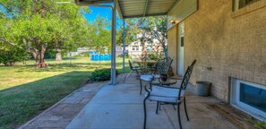 back patio for outdoor dinning