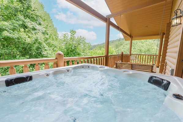 Tub, Hot Tub, Indoors, Architecture, Building