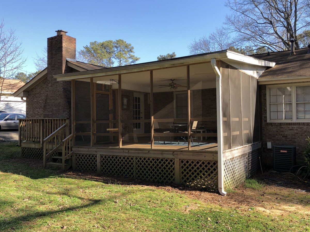 Cozy Quiet Home in Great Neighborhood