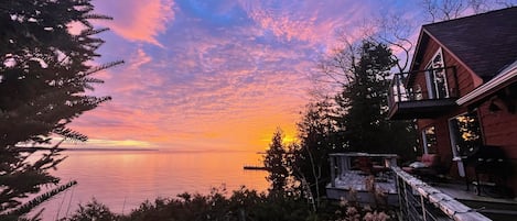 The cabin sits in the very tip of the thumb of WI in Northern Door with the most amazing sunrises with views of four islands.