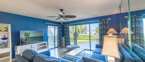 Welcome to Starfish @ Water's Edge, Edgewater Villa 2016 in beautiful Panama City Beach, Florida!