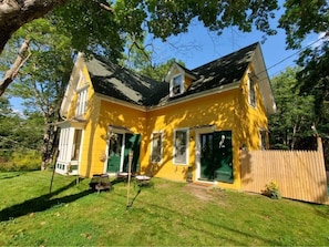 Front of house from (driveway is to the right of new fence panel)
