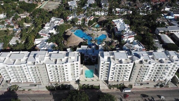 Building and surrounding area 