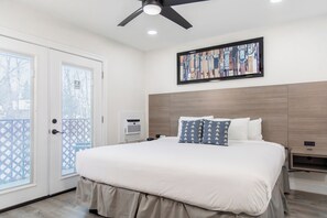 Unit with 1 King bed