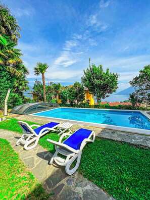 Pool mit neuem Pooldach