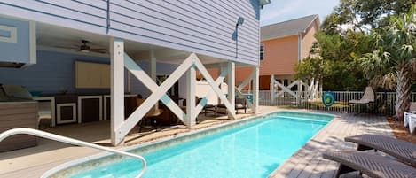 Private pool and outdoor kitchen