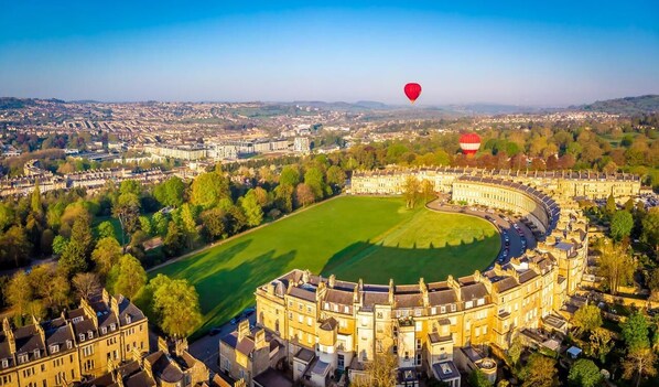 Balloons over the Royal Crescent in Bath