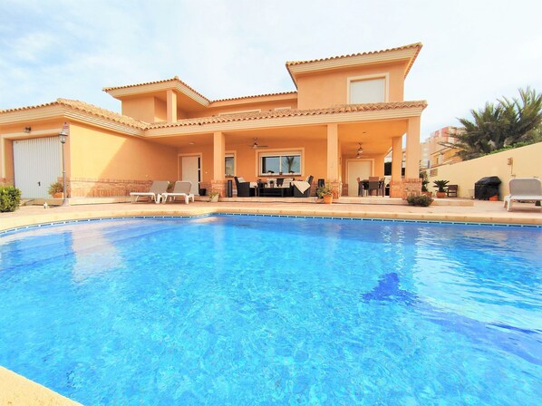 Luxury Villa with private pool