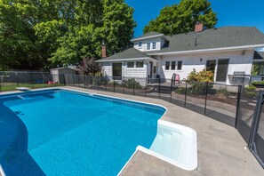 Pool with child safety fence (optional)