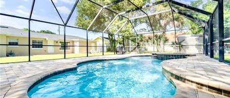 Gorgeous Heated Pool and Spa
