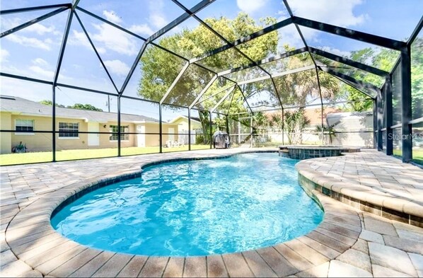 Gorgeous Heated Pool and Spa
