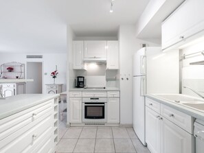 Cabinetry, Countertop, Property, Furniture, White, Building, Sink, Drawer, Kitchen, Kitchen Stove
