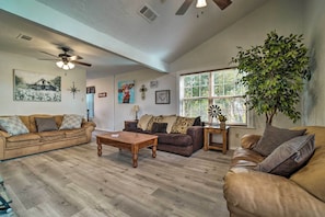 Living Room | Cable/Satellite