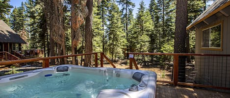 Peaceful Pines Exterior Deck Hot Tub - Peaceful Pines Exterior Deck Hot Tub