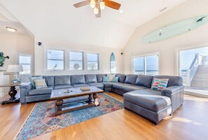 22-surf-or-sound-realty-575-rodanthe-paradise-great-room-02