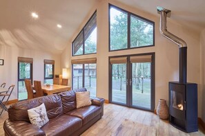 Simon Howe Lodge, Egton - Host & Stay