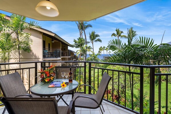 Spacious lanai with seating for 4.