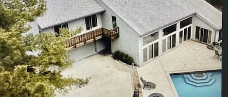 The lakehouse located in Indianna Dunes National Park 60 min drive from Chicago