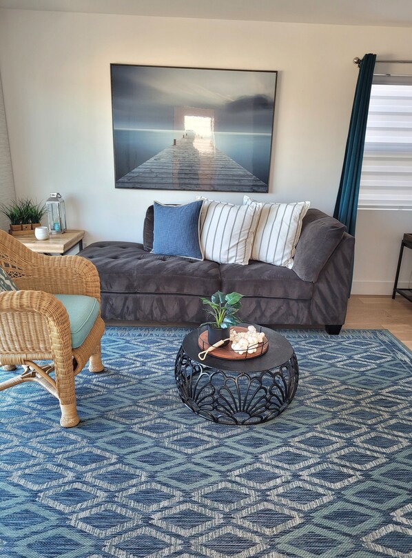 Master suite sitting room