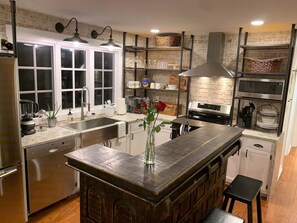 Kitchen Island, Indoors, Room, Kitchen, Refrigerator