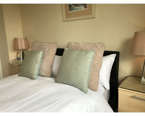 Double Bedroom - Weekly Housekeeping provided