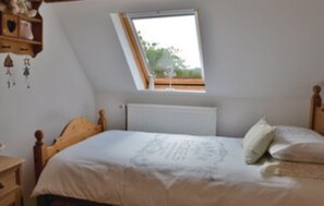 Small twin bedded room
