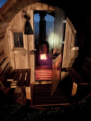 Sauna fits 6 people but comfortably 4 if you need more space.