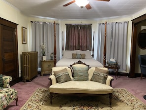 Elegant master bedroom 