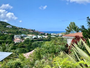 Vue sur le jardin et la mer des Caraibes