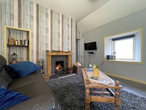 Living room | Sheena&rsquo;s But&rsquo;n&rsquo;Ben, Corran, near Arnisdale
