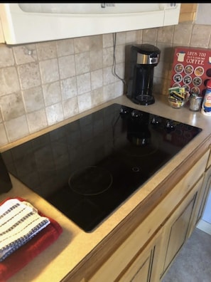 4-burner cooktop.