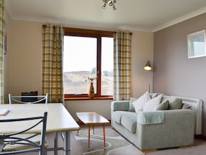 Open plan living space | Bayview - Gairloch Cottages - Bayview, Gairloch