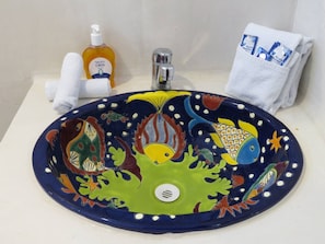 Bathroom amenities