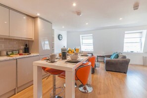 Kitchen / Dining
