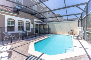 Bella Vida Resort - Right off of US 192 and close to I4