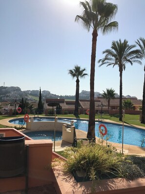 Swimming pool, children’s pool