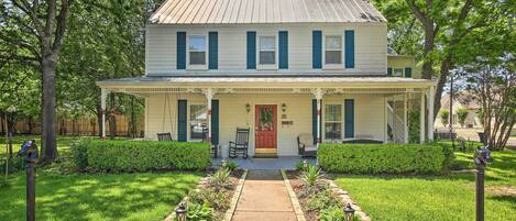 Fredericksburg Vacation Rental | 5BR | 4BA | 2,840 Sq Ft