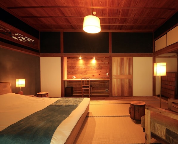 Queen size bedroom 10 tatami mats