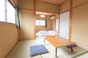 寝室 Bedroom