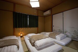 寝室 Bedroom