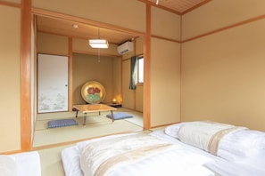 寝室 Bedroom