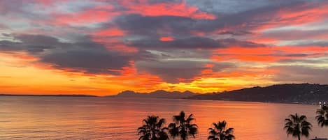 Coucher de soleil depuis le balcon