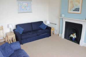 Flat1 lounge