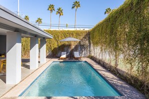 Fun size pool for relaxing all year round. Heating is optional & addl. cost.