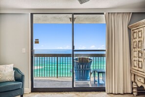 Living Area with Direct Beach and Gulf Views