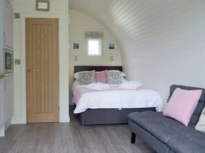 On-site amenities | Cain Pod VIP - Pods Bodyddon, Llanfyllin, near Welshpool