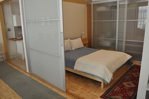 queen bed